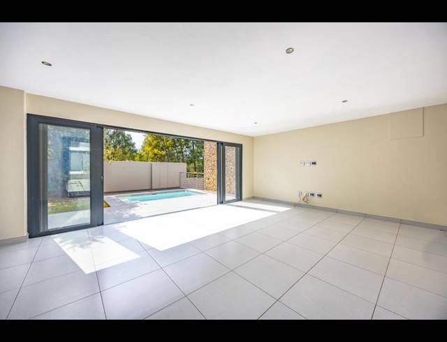 3 BEDROOM CLUSTER FOR SALE IN WATERKLOOF RIDGE